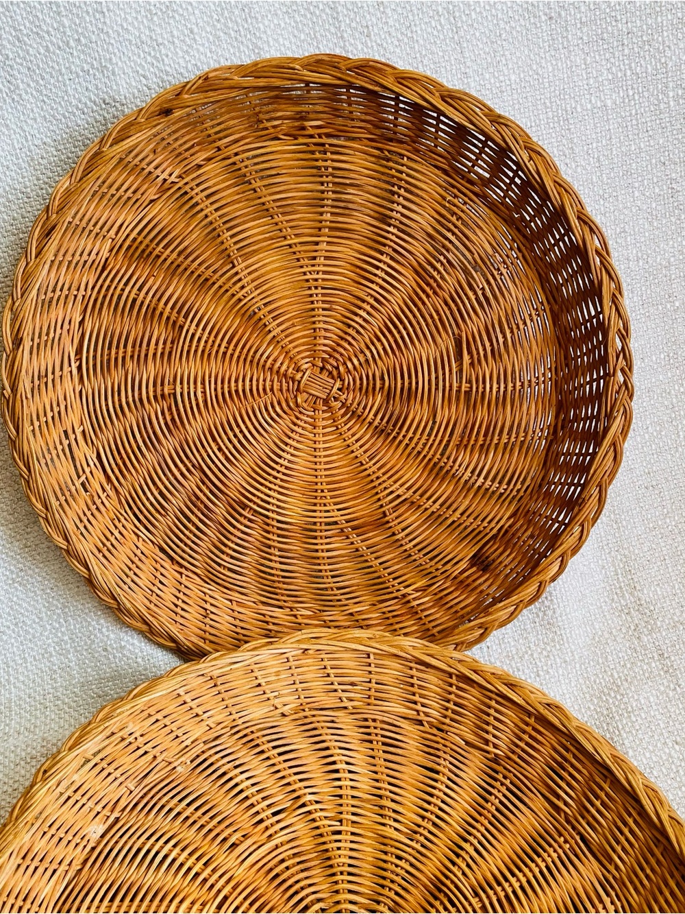 (4) Woven Round Rattan Basket Placemats Plate Chargers Honey Brown